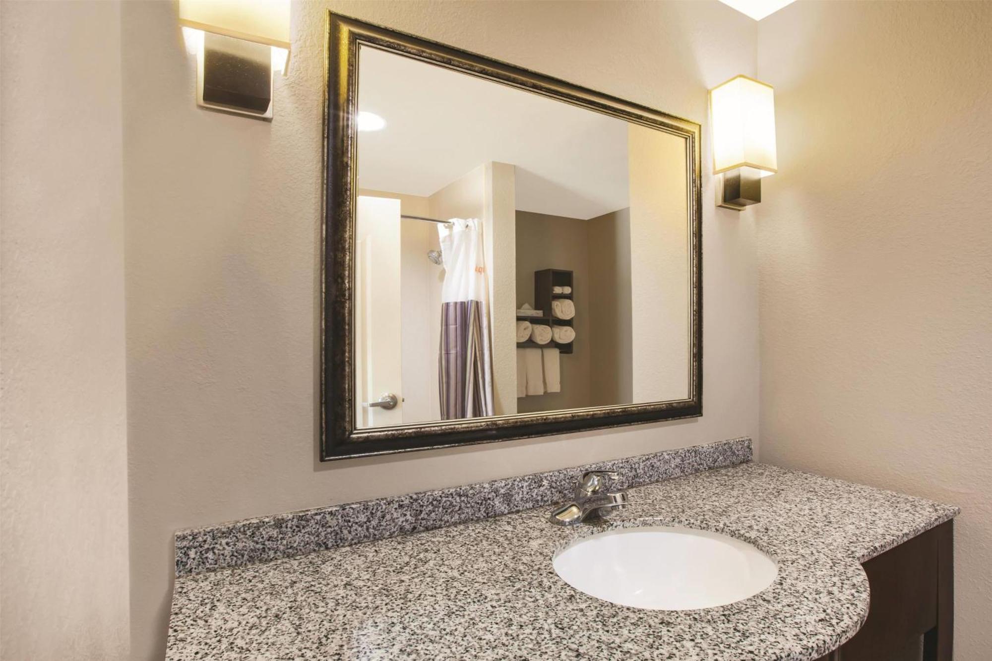 La Quinta By Wyndham Baton Rouge Hotel 3*